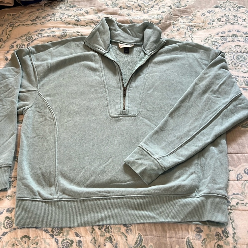 Universal Threads Large Quarter Zip Sweatshirt